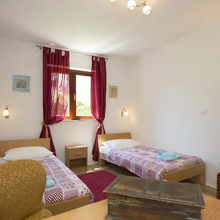 Center Kadena Split